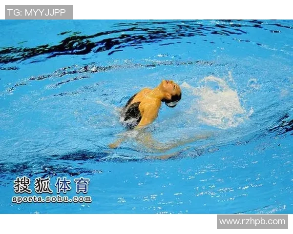 水舞飞扬体育表演会中的游泳艺术与精彩瞬间 水舞飞扬体育表演会中的游泳艺术与精彩瞬间